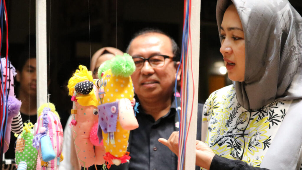 Airin Rachmi, Mayor of South Tangerang 2019 visit the Artidentity exhibition